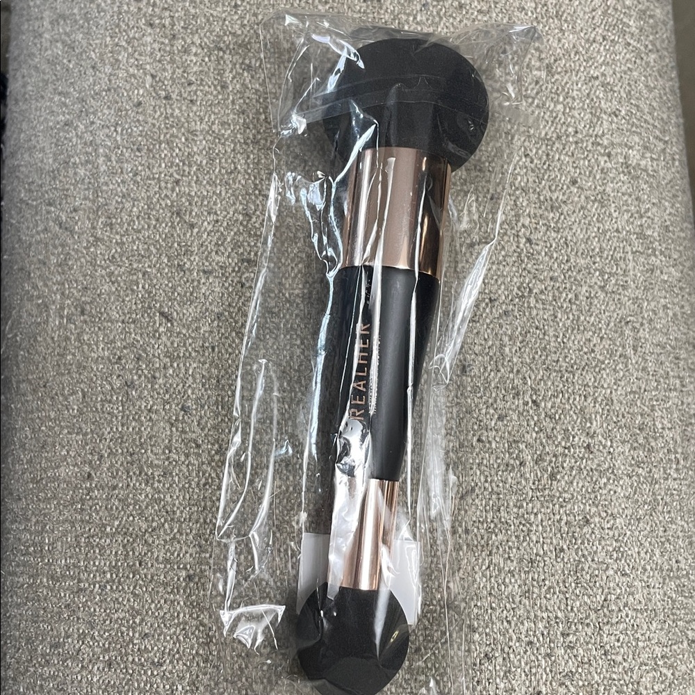 2/$20 RealHer Large Dual Head Makeup Brush Beauty Blender NWT - Picture 2 of 7